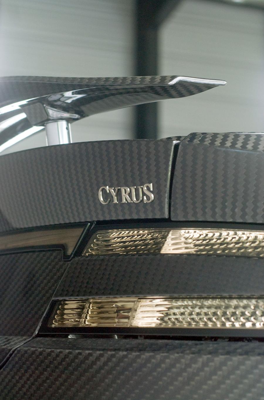 Логотип Aston Martin DB9 Cyrus by Mansory 2009 года  (фото 16 из 34)